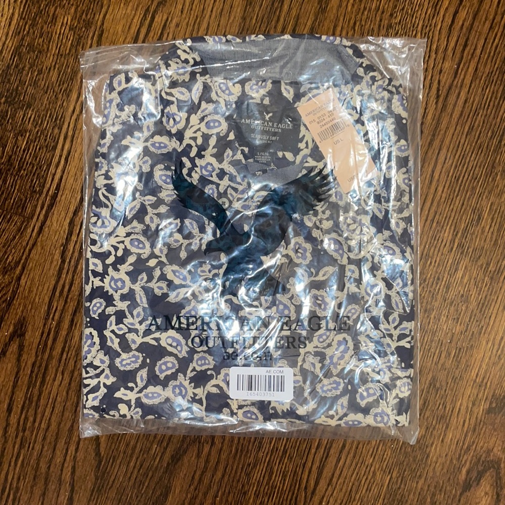AEO Men’s button down shirt
